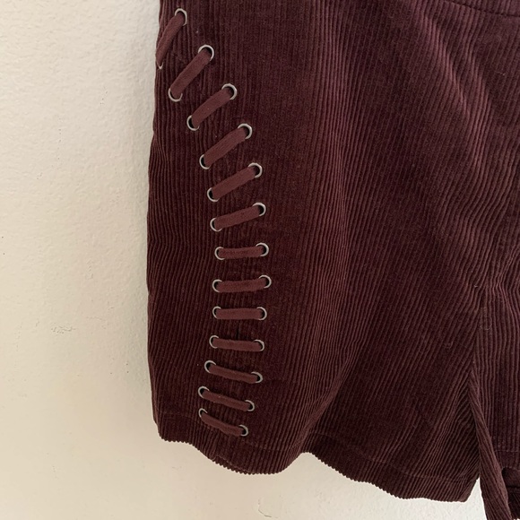 F21 Plus Size Burgundy Corduroy Lace up Sh… - Picture 4 of 7